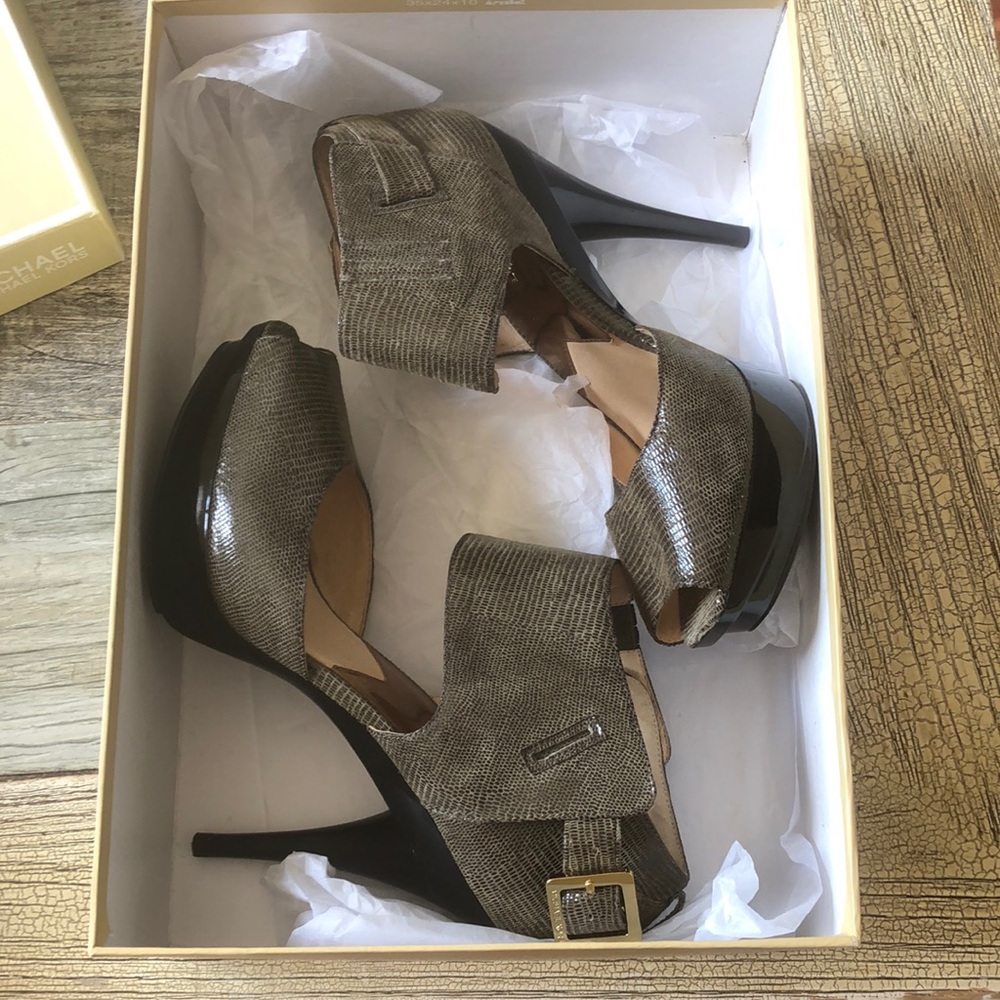 Michael kors Heidi platform heels